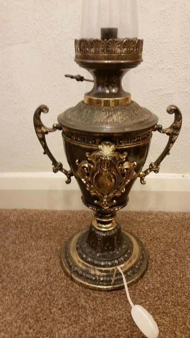 Preview of the first image of ANTIQUE ITALIAN OIL LAMP RARE BEAUTIFUL UNIQUE.