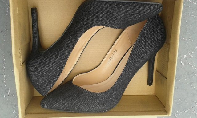 Preview of the first image of Grey Denim heels C' M Paris brand size 41 UK 8 new..