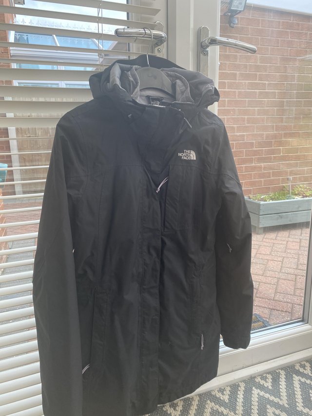 Preview of the first image of The North Face Ladies Coat.