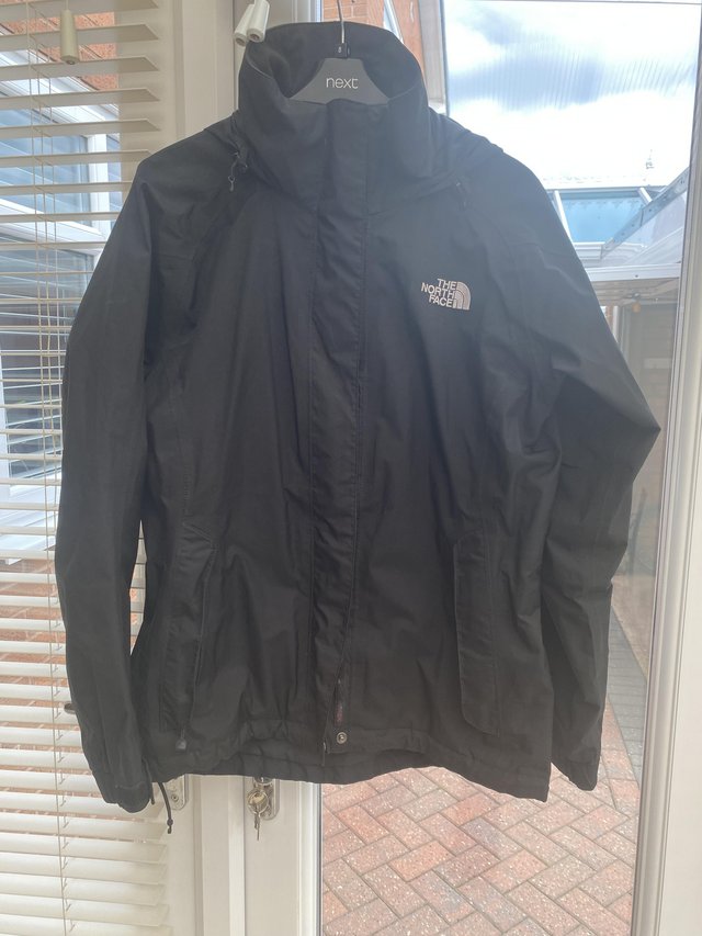 Preview of the first image of The North Face Ladies Coat.