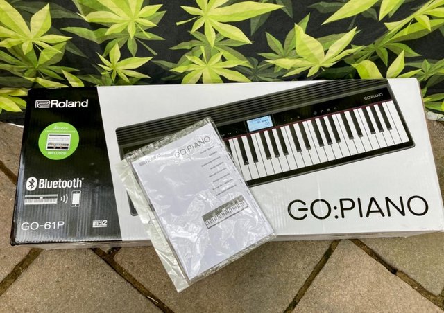 Image 7 of ROLAND GO: PIANO KEYBOARD & Stand