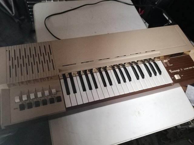 Image 2 of Bontempi electric organ, collectors item