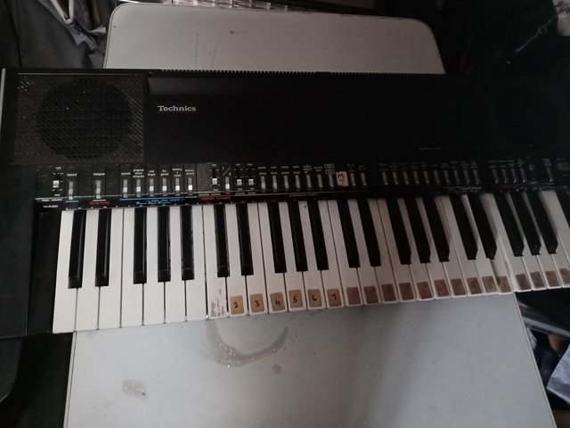 Image 2 of Technics Electronic Organ. Portable