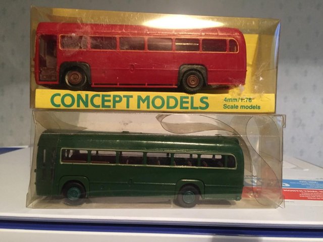 Preview of the first image of MODEL BUS: LONDON TRANSPORT RF OF 1952.