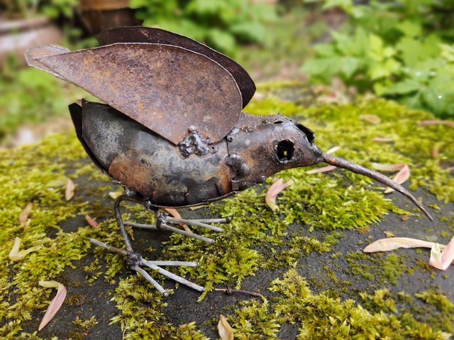 Image 2 of Metal Hummingbird Garden Sculpture/Ornament