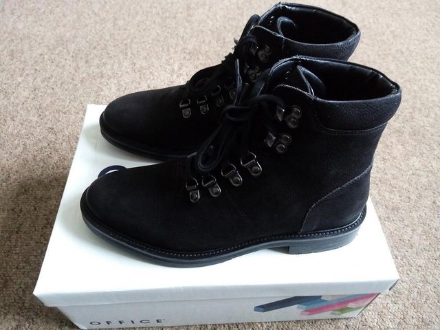 Preview of the first image of Baxter Hiker Style Men's Boots Genuine Leather UK Size 7.