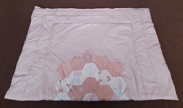 Image 3 of Lovely Pink Babies Cot Quilt     BX27