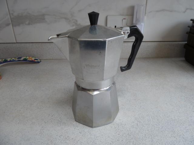 Image 3 of Moka 6 cup aluminium stove top coffee pots (2)