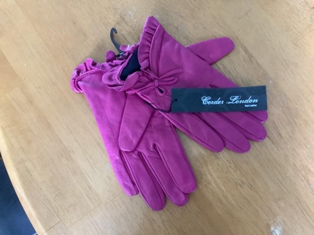 Image 2 of Ladies Leather gloves small sized