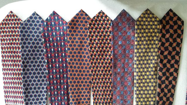 Image 2 of Men's quality silk ties. New - 25 assorted. Were £65 ea