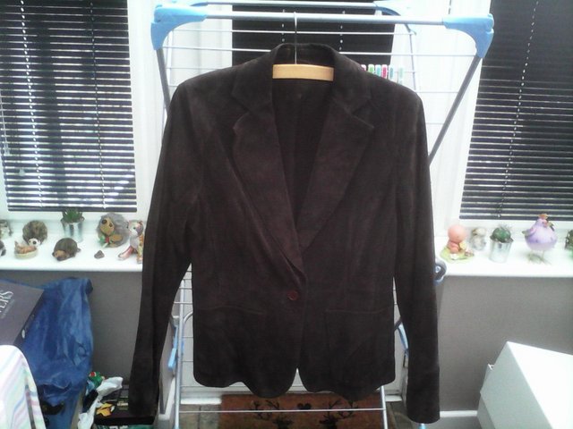 Preview of the first image of DOROTHY PERKINS CHOCOLATE SUEDE SIZE 12 JACKET.