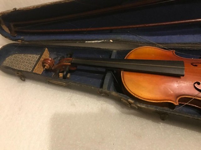 Image 3 of Maidstone School Orchestra 4/4 violin + 2 bows and case rest
