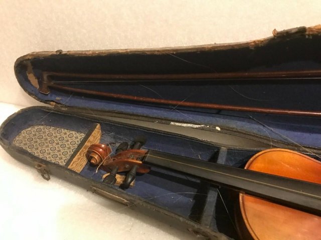 Image 8 of Maidstone School Orchestra 4/4 violin + 2 bows and case rest