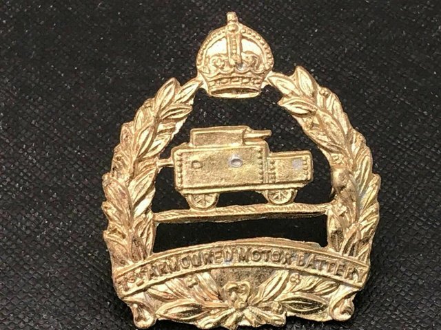 Preview of the first image of British 1st Armoured Motor Battery Badge Very rare.