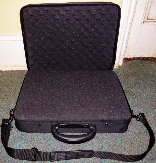 Image 2 of LAPTOP STORAGE BAG IN THE COLOURE BLACK