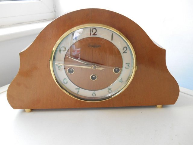Preview of the first image of Mid 20th century chiming mantle clock.