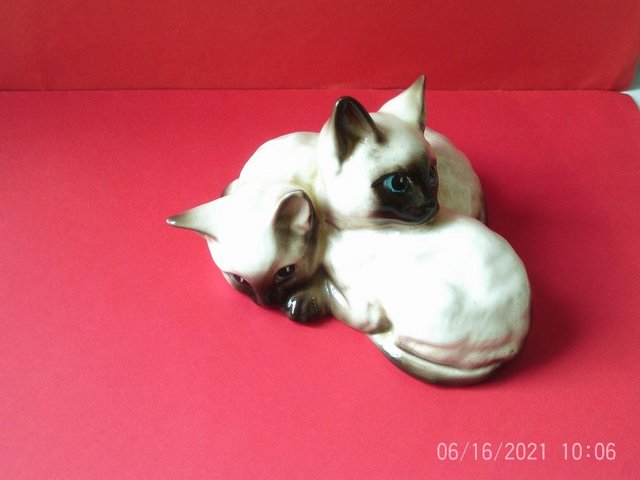 Preview of the first image of Beswick Siamese Kittens from the 1970s.
