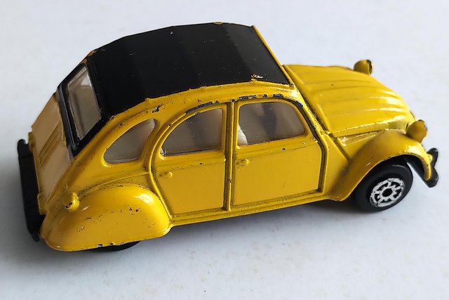 Preview of the first image of M C Toy Citroen 2CV diecast toy model.