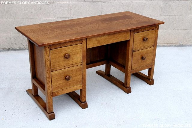 Image 3 of A RUPERT NIGEL GRIFFITHS OAK WRITING DESK TABLE LAPTOP STAND