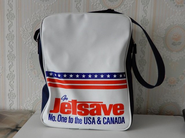 Image 2 of Retro travel bag