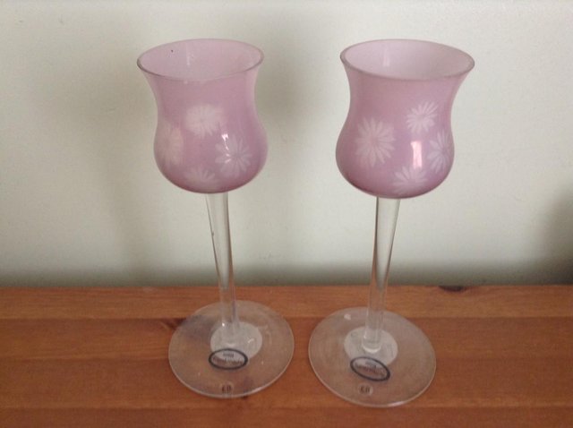 Preview of the first image of decorative glasses.