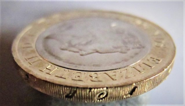 Image 6 of 2016 £2 Coin. EDGE INSCRIPTION ERROR. SHAKESPEARE TRAGEDIES