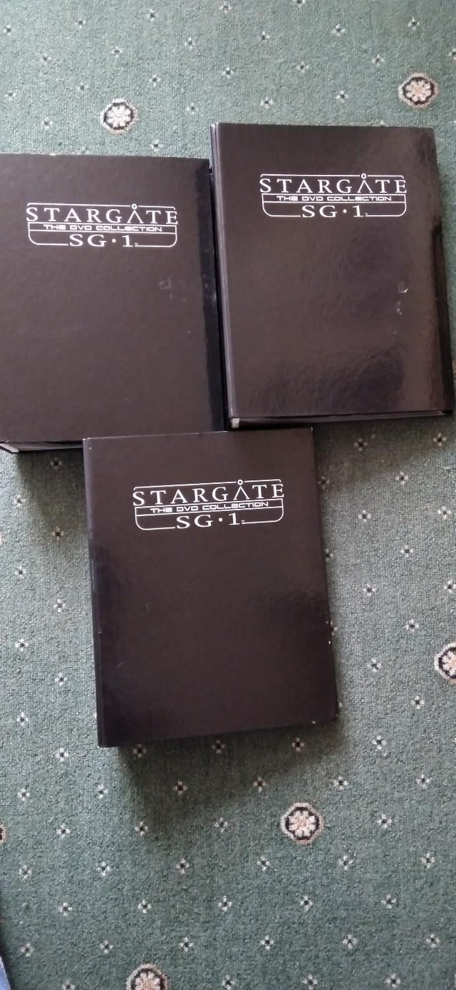 Image 2 of Stargate SG-1 The Dvd Collection with Magazines & Binders