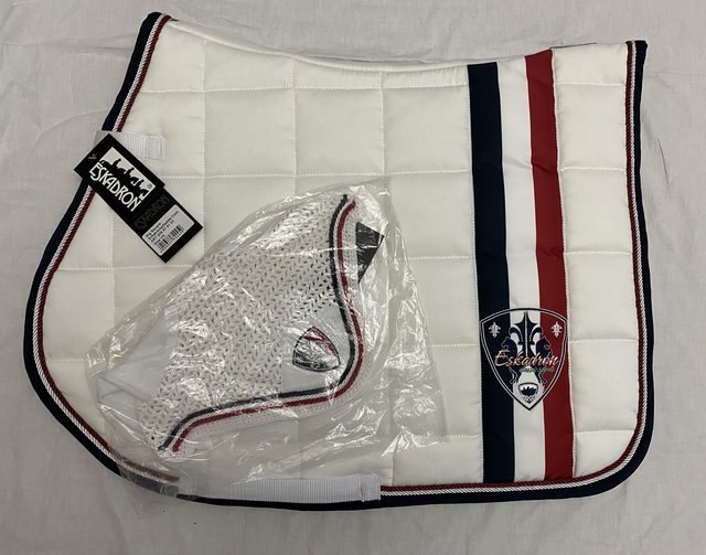 Preview of the first image of BNWT Eskadron white/navy/red VS/jump set.