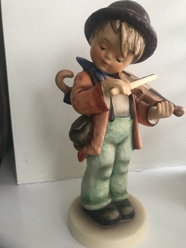 Preview of the first image of GOEBEL /HUMMEL Little Fiddler (8 inches).