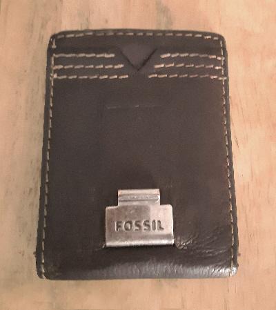 Preview of the first image of Mens Brown Leather Card Holder By Fossil    BX31.