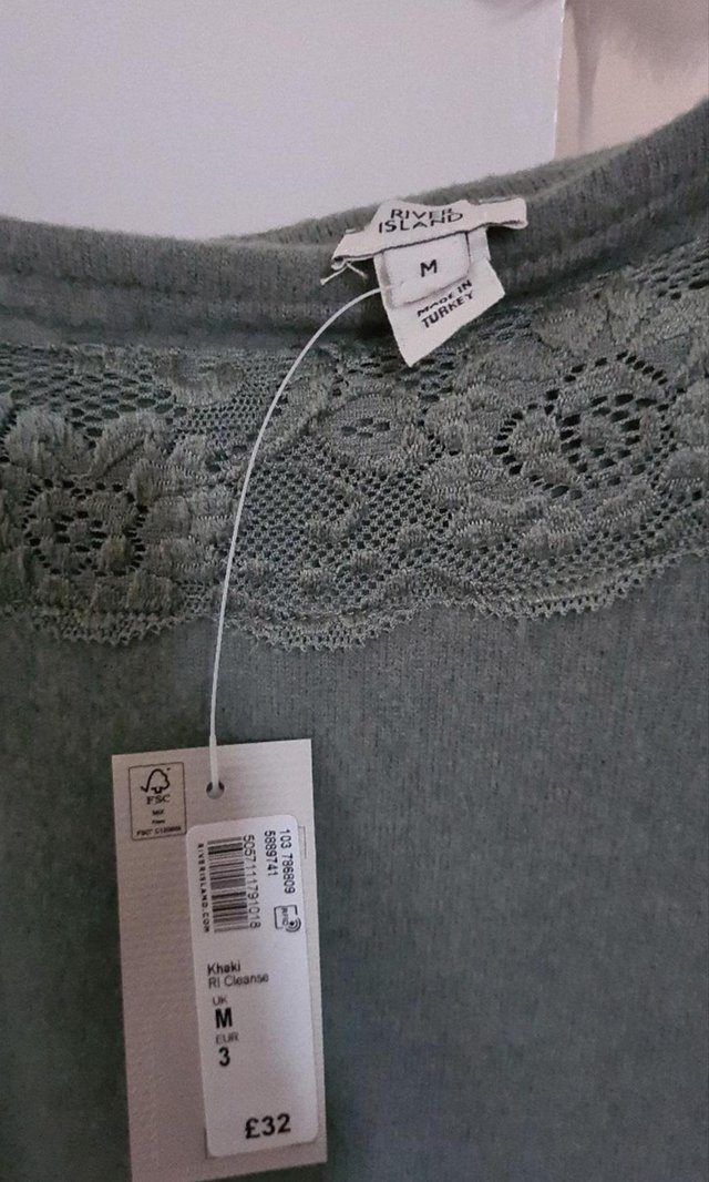 Preview of the first image of River Island Jumper.