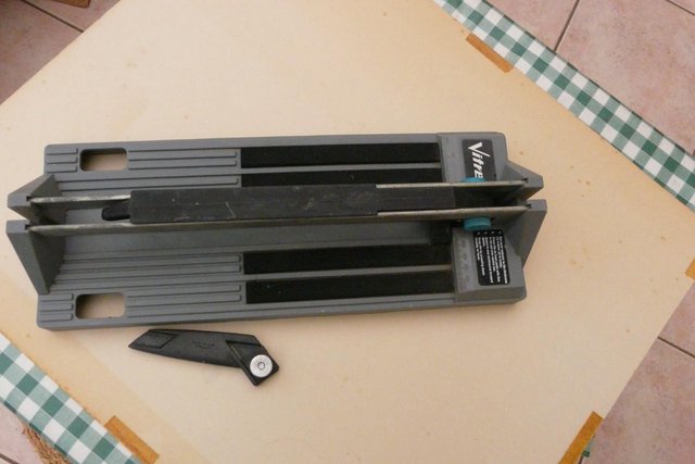 Preview of the first image of tile cutter..