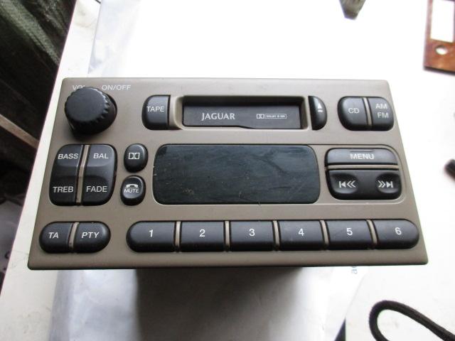 Image 2 of Radio stereo equipment for Jaguar S
