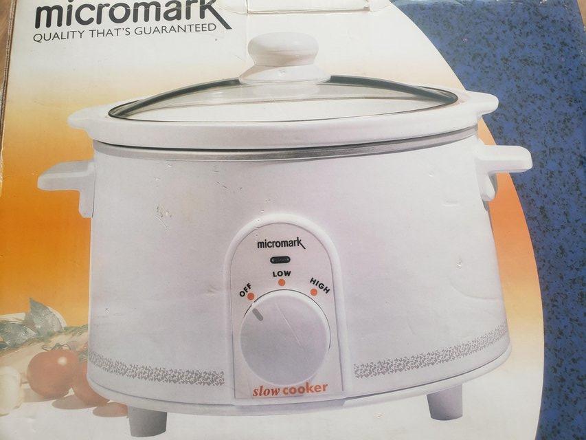 Preview of the first image of New slow cooker unused in very good condition.