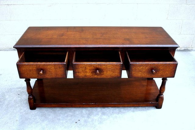 Image 4 of TITCHMARSH AND GOODWIN OAK DRESSER BASE SIDEBOARD HALL TABLE
