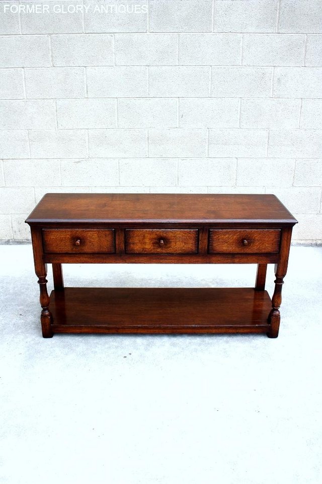 Image 28 of TITCHMARSH AND GOODWIN OAK DRESSER BASE SIDEBOARD HALL TABLE