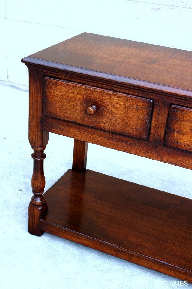 Image 42 of TITCHMARSH AND GOODWIN OAK DRESSER BASE SIDEBOARD HALL TABLE