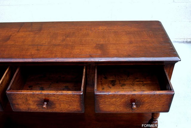 Image 60 of TITCHMARSH AND GOODWIN OAK DRESSER BASE SIDEBOARD HALL TABLE
