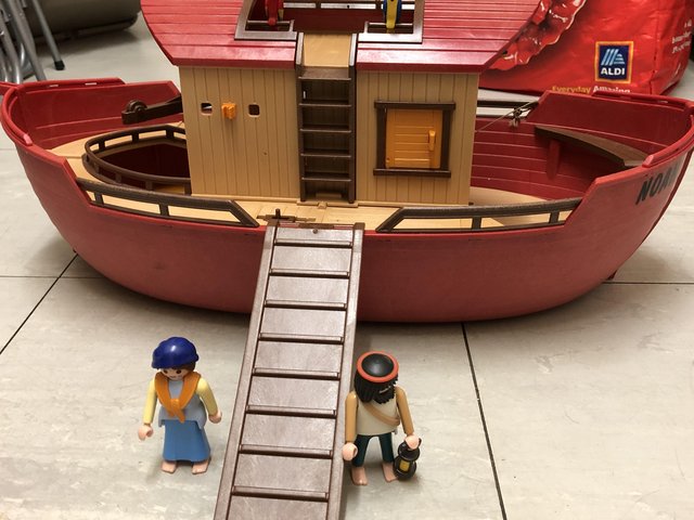 Image 2 of Playmobil Noah’s ark includinganimals and figures