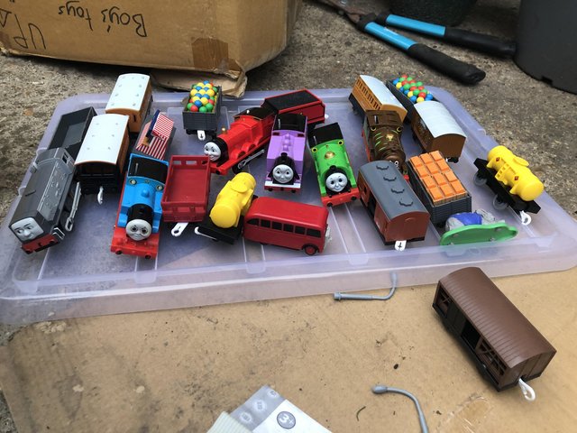 Image 2 of Thomas the tank engine and sets
