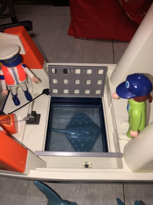 Image 2 of Playmobil rescue/ research  boat and submarine wit working