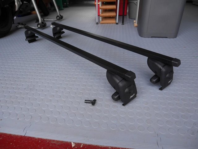 Image 2 of Roof bars for VW Jetta 2006/2011