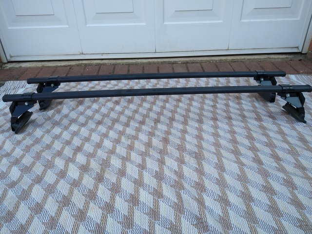 Preview of the first image of Roof bars adjustable in good condition.