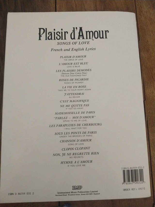 Image 6 of Plaisir D'amour: Songs Of Love. Music for Piano,Voice,Guitar