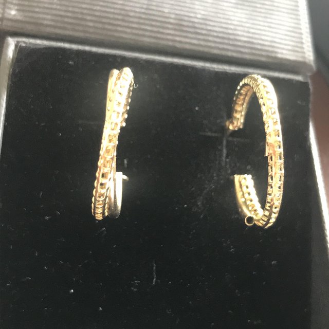 Image 2 of 375 9ct gold hoop earrings pierced ears