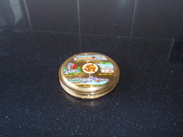 Image 2 of Vintage Make up Powder Compact featuring the Isle of Man
