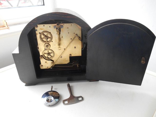 Image 2 of Smiths Enfield Westminster chiming mantle clock