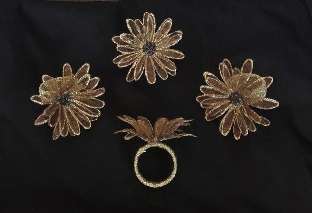 Image 2 of Set Of 4 Beautiful Glittered Flower Napkin Rings