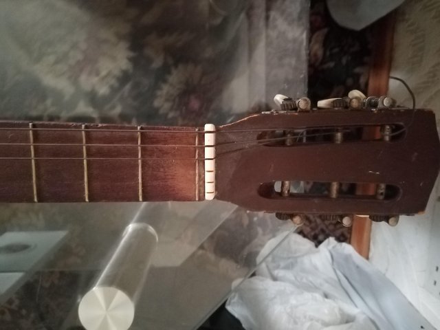 Image 2 of One cheap Guitar for beginners to learn on.