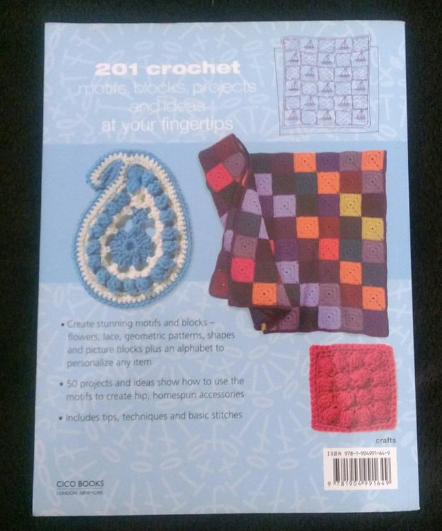 Image 3 of Crochet Pattern book containing 201 Crochet patterns